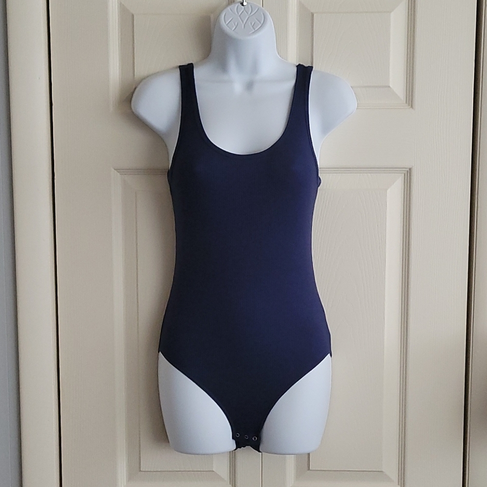 Vs ribbed body suit